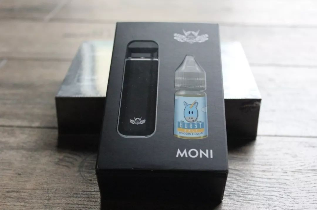 一款由asmodus与smok联合出品的 般若moni小烟_电子烟